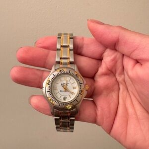 Vintage Two-Tone Analog Bracelet Watch | Classic Roman Numerals